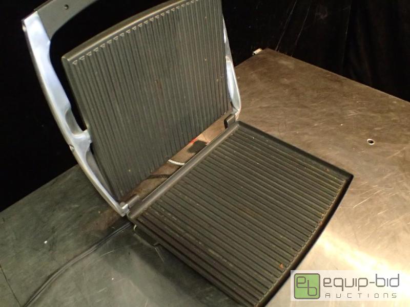 lot 9656 image: Breadman Panini Press
