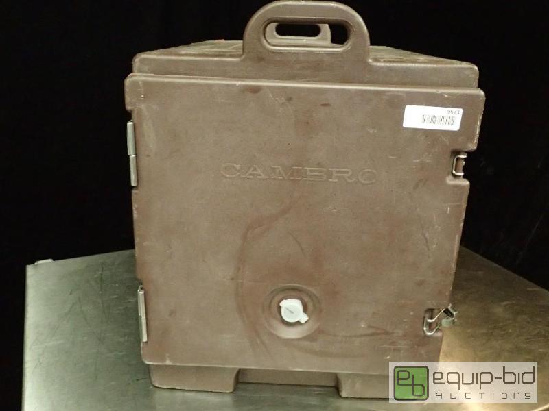 lot 9673 image: Cambro 300MPC Food Carrier