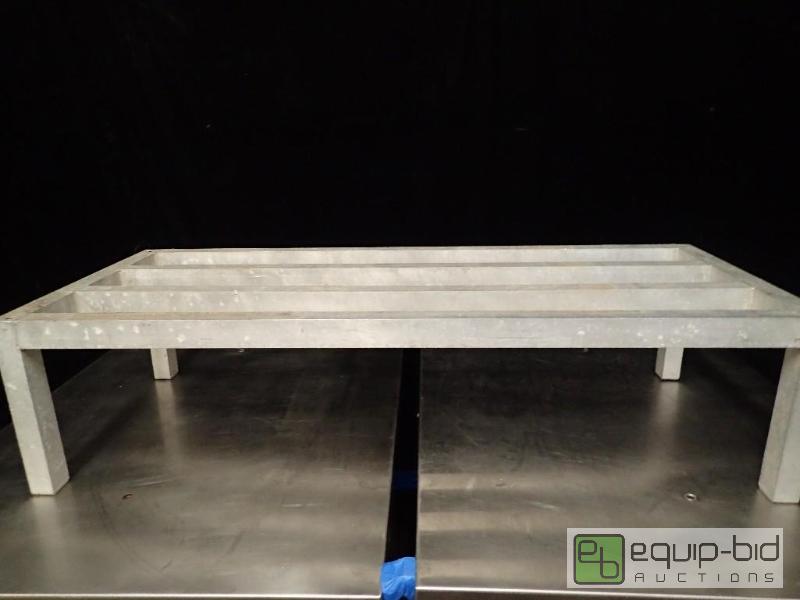 lot 9813 image: Aluminum Dunnage Rack