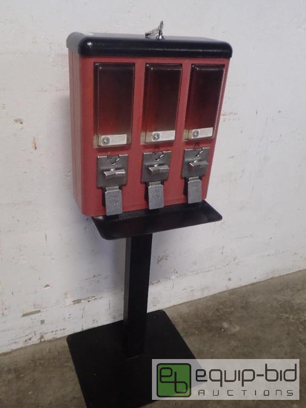 lot 799 image: Route Master 3 Head Vending Machine