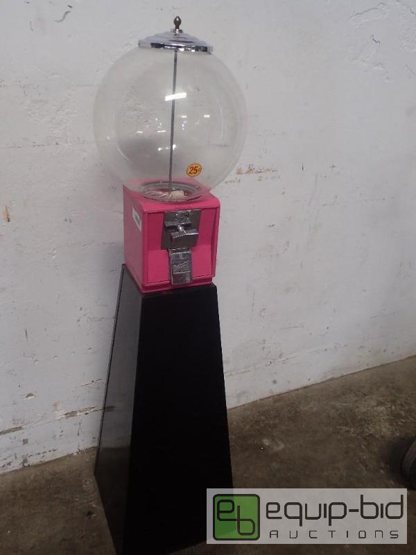 lot 800 image: Northwestern Gumball Machine