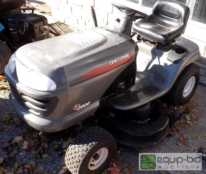 lot 1166 image: Craftsman LT 2000 20 hp 42 Lawn Tractor