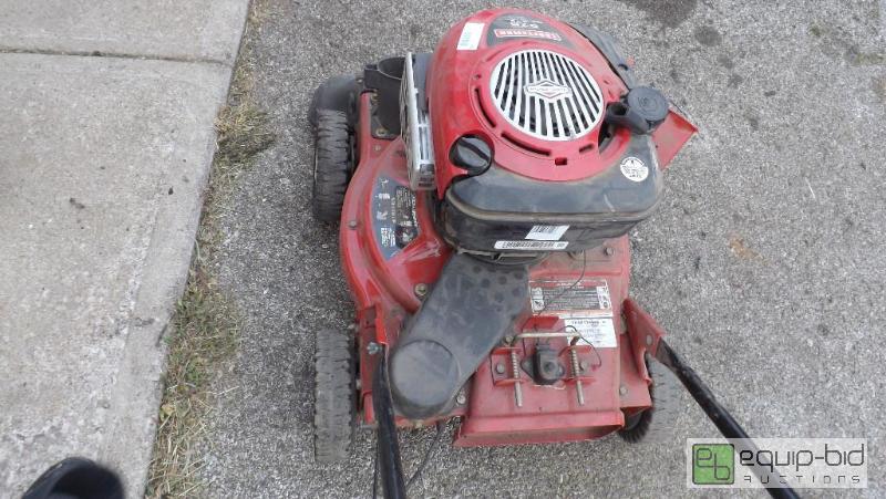 lot 165 image: Craftsman 190cc 4-N-1 Plus ChipperShredder Yard Vacuum