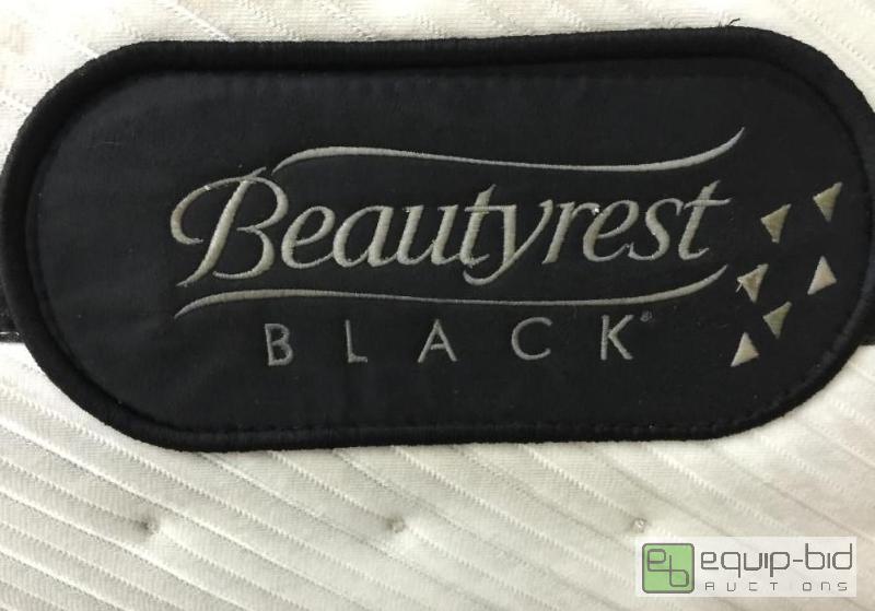 lot 185 image: Beautyrest Black Mattress- QUEEN