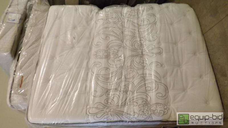 lot 197 image: POSTUREPEDIC TREYFORD PLUSH EURO PILLOWTOP- KING