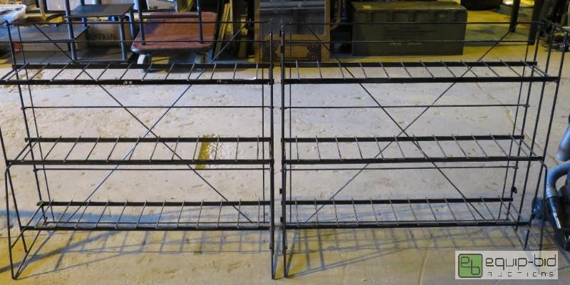 lot 113 image: Merchandise Rack