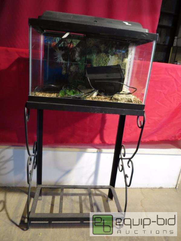 lot 201 image: 20 Gallon Fish Tank