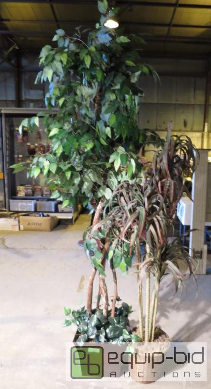 lot 206 image: Fake Tree Lot