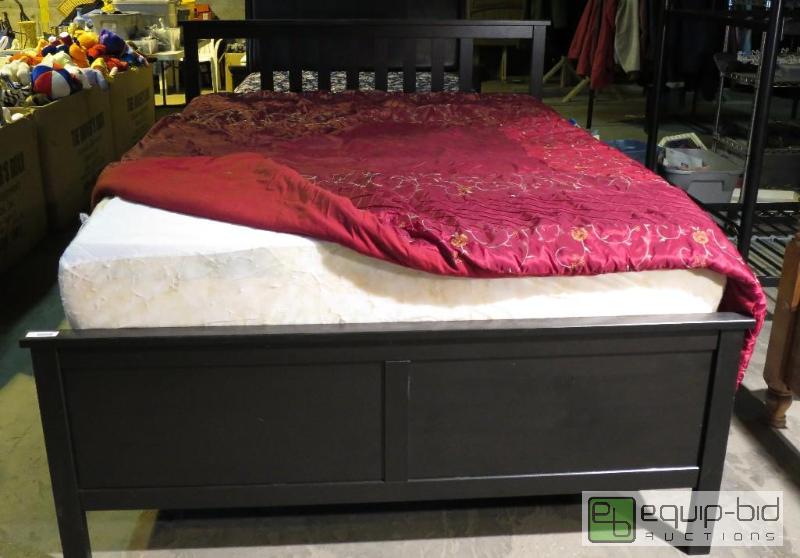 lot 298 image: Modern Bed with Mattress
