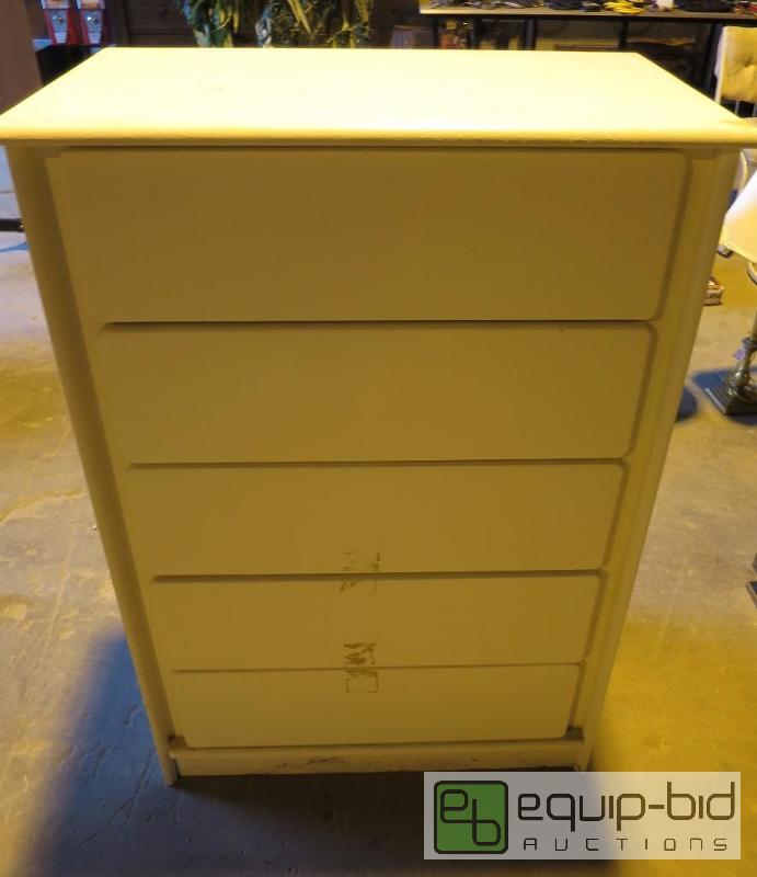lot 331 image: $ Drawer Dresser