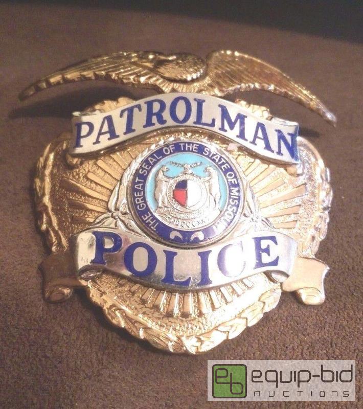 lot 7 image: VINTAGE MISSOURI MOTOR PATROLMANS POLICE HELMET BADGE