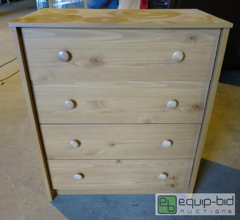 lot 74 image: 4 Drawer dresser