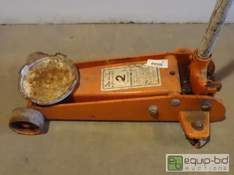 lot 90 image: 2 12 ton Floor Jack