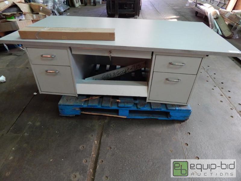 lot 3353 image: Office Desk