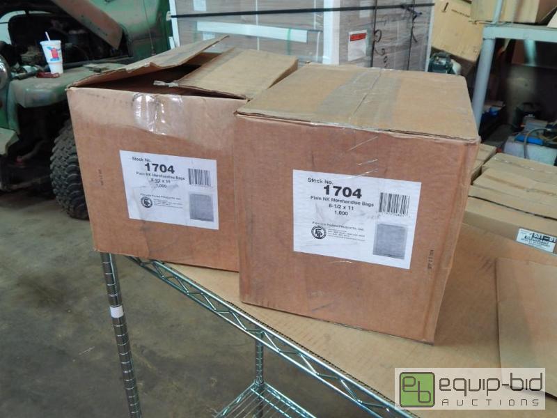 lot 3439 image: 2 Cases of Plain Merchandise Bags