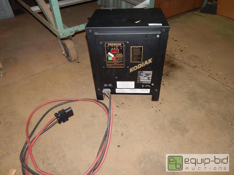 lot 3495 image: Kodiak Premier 24 Volt Charger