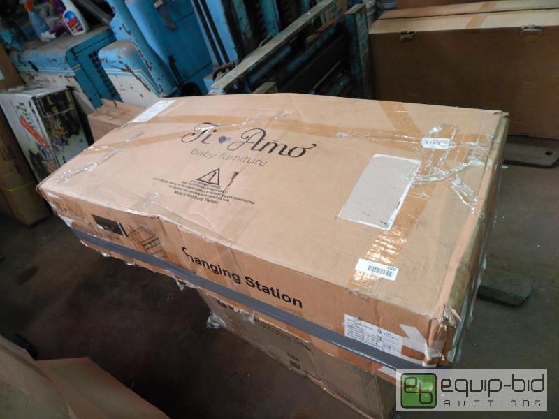 lot 3509 image: Ti Amo Changing Station