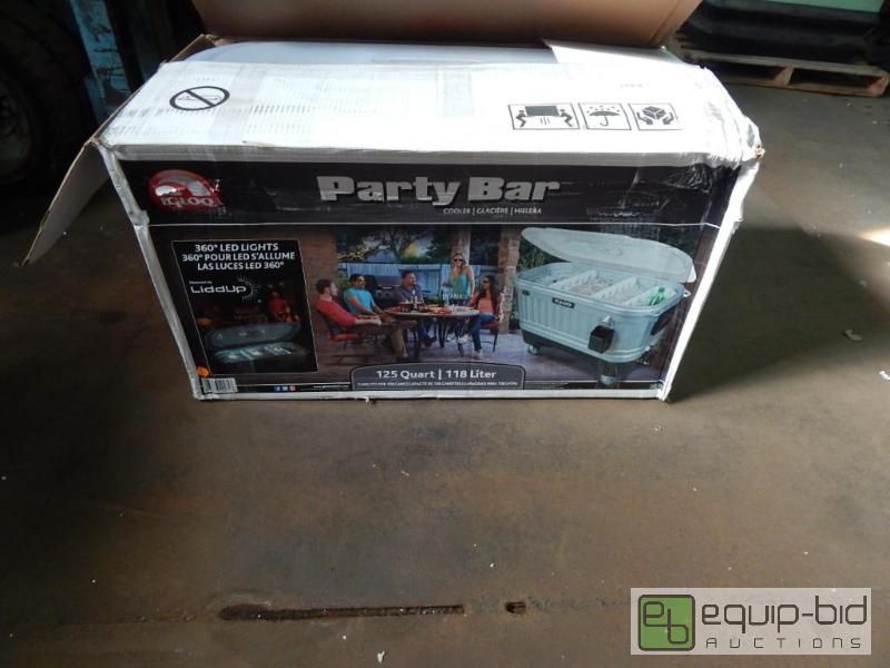 lot 3733 image: Igloo Party Bar Cooler