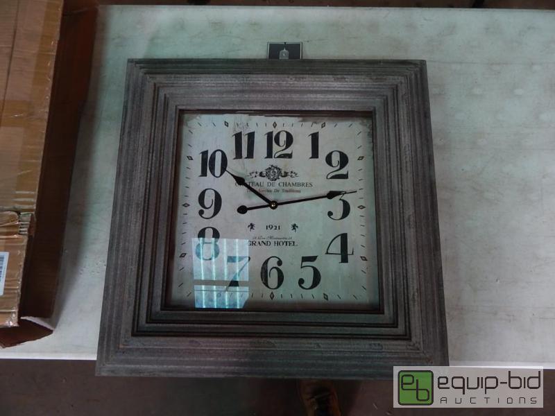 lot 3779 image: Shiraleah Wall Clock