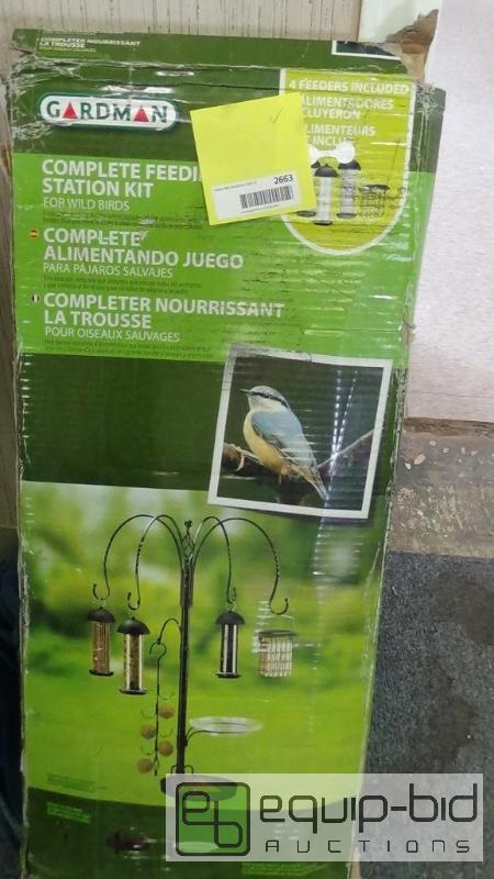 lot 2663 image: Gardman Complete Feeding Station Kit with 4 Feeders