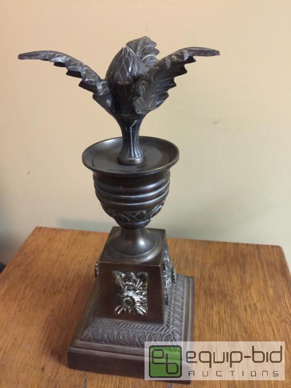 lot 10 image: Very nice heavy metal Decore piece matches lo...