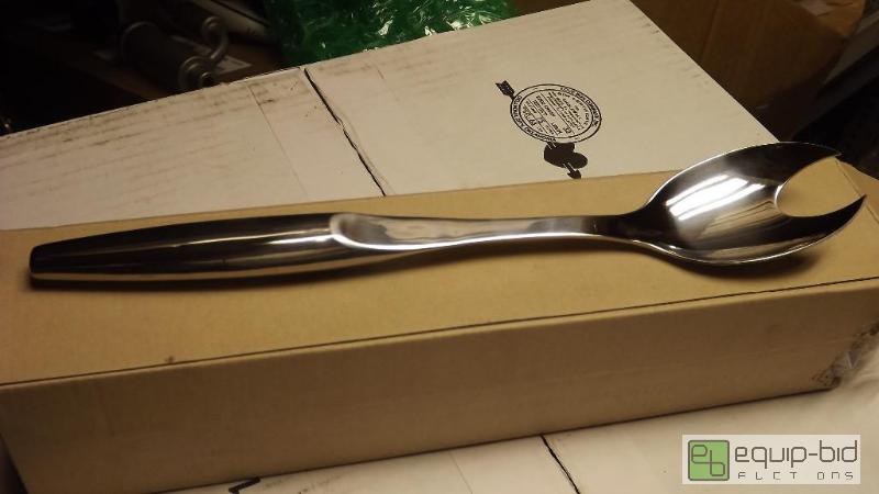 lot 10286 image: Sysco case of 6 stainless steel serving spoon...