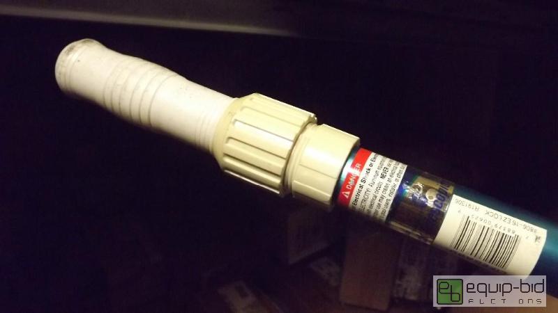 lot 10405 image: EZ lock telescopic pool pole up to 16 feet...