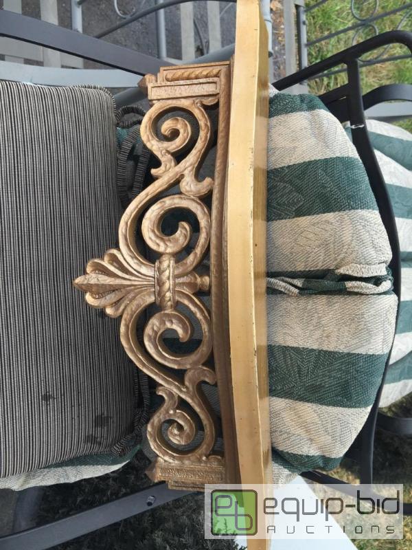 lot 26 image: 21 inch decorative shelf...