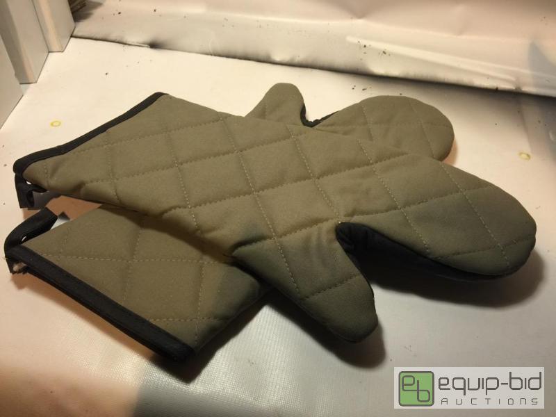 lot 313 image: Pair of new oven mitts...