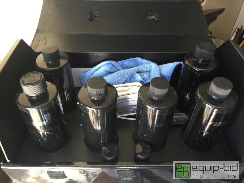 lot 4 image: Nice car care Kit wax cleaner conditioners th...