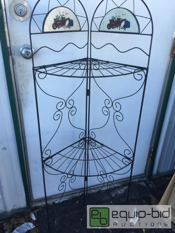 lot 51 image: Nice fold up wire shelf...