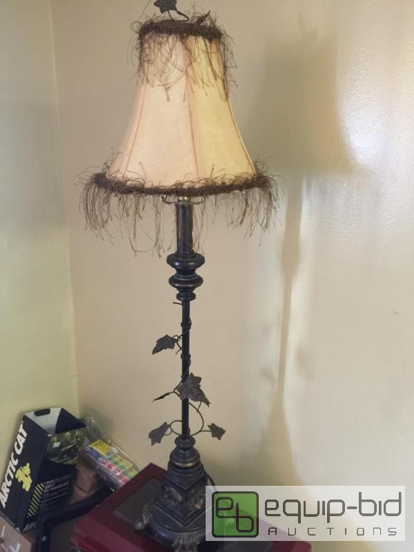 lot 55 image: Very nice metal accent lamp...