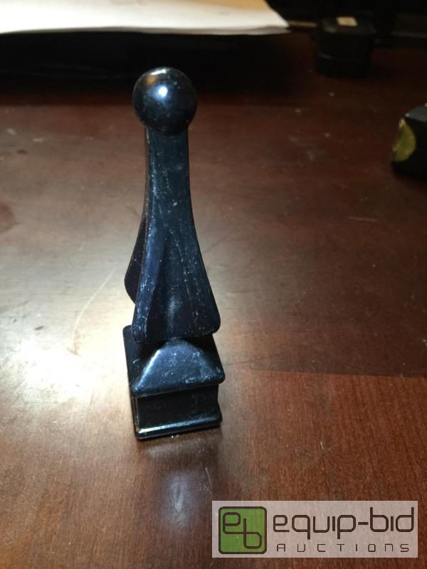 lot 55637 image: This lot is 15 aluminum fence caps fits half-...
