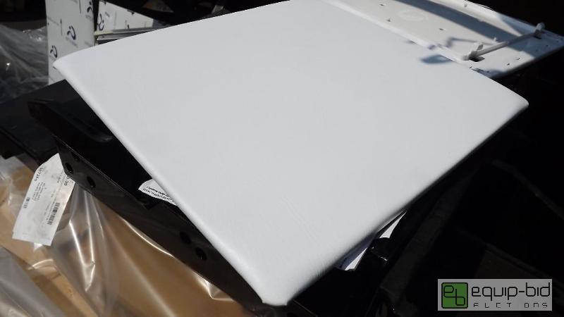 lot 5784 image: (24) 14x13 seat pad...