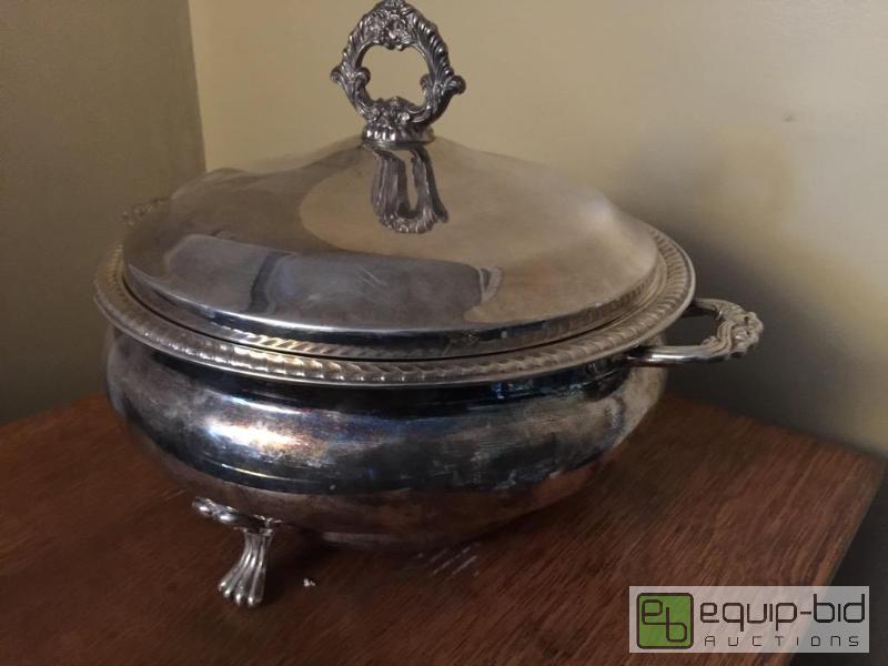 lot 72 image: Very nice large three-piece server as picture...