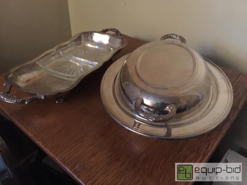 lot 79 image: Two pieces of silver plate servers as picture...