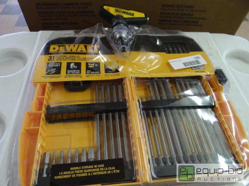lot 102 image: Dewalt&nbspratcheting T-handle set....