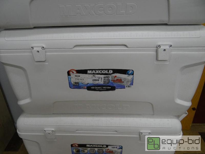 lot 172 image: LARGE Igloo MaxCold 150 qt cooler with fish r...