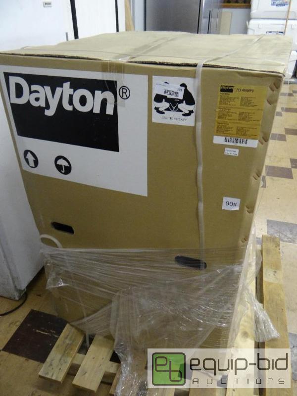 lot 191 image: New on pallet Dayton 4VMP3 pool filter....