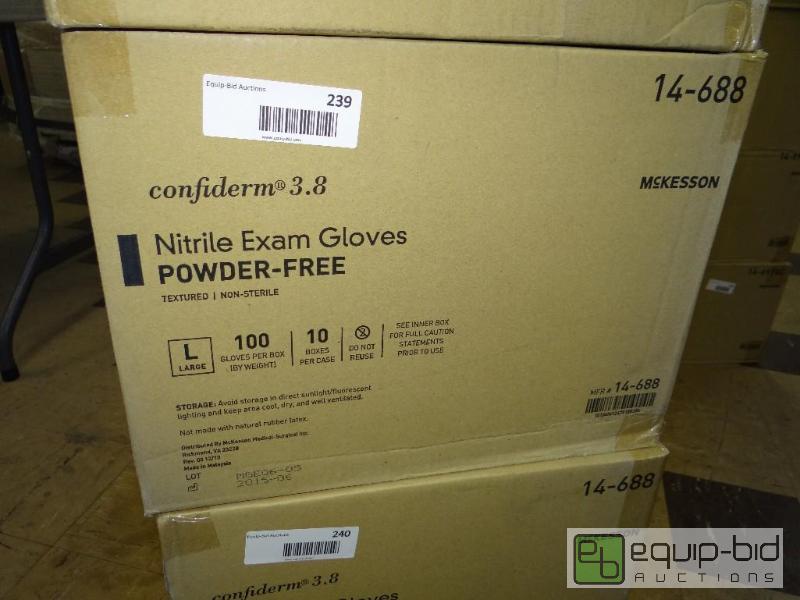 lot 239 image: Case of 10 boxes of confiderm 3.8 Nitrile exa...