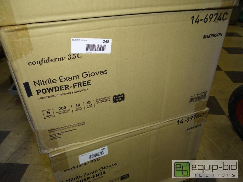 lot 248 image: Case of 10 boxes of confiderm 3.8 Nitrile exa...