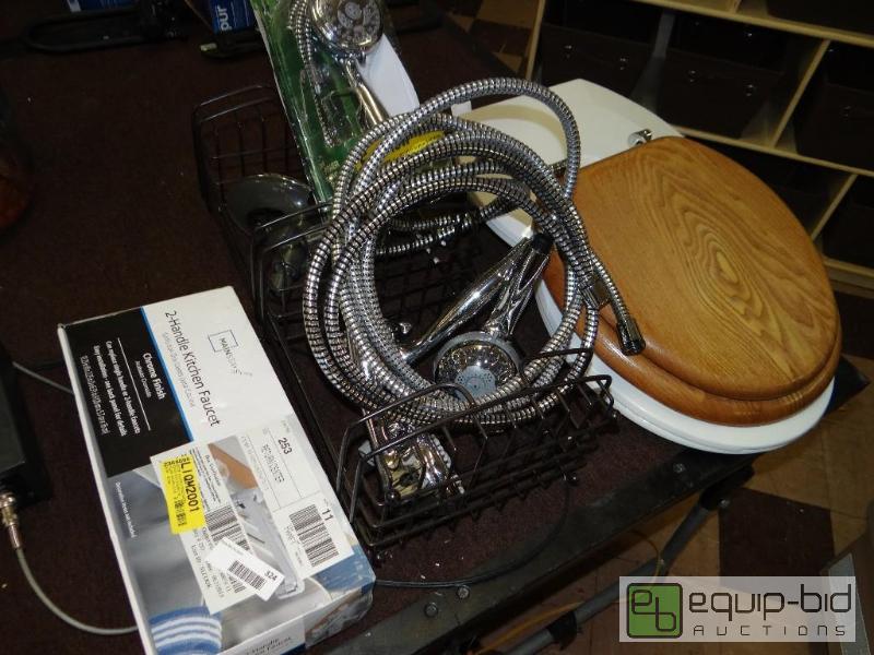 lot 324 image: Lot of bathroomshower items....