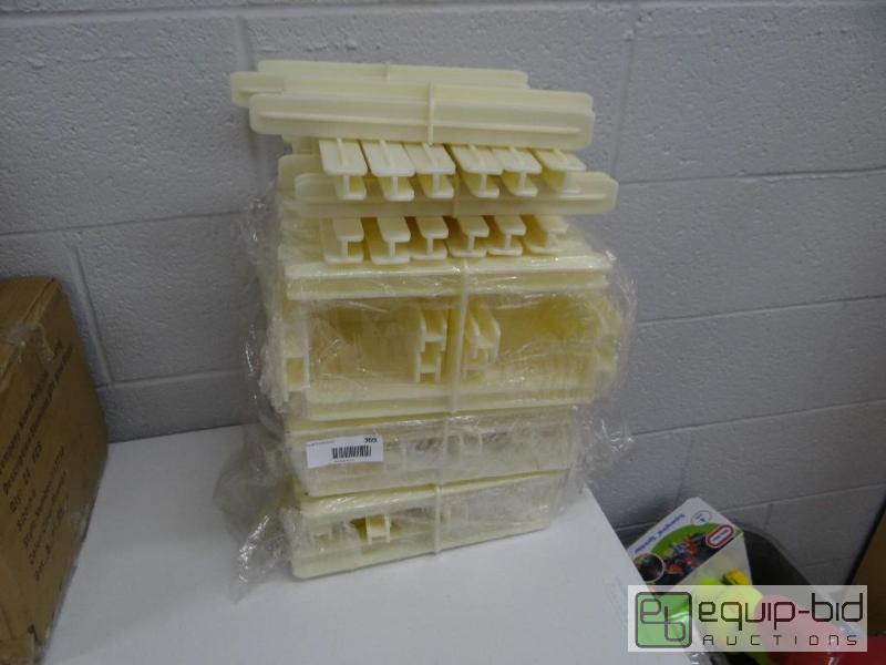 lot 369 image: Lot of plastic brackets....