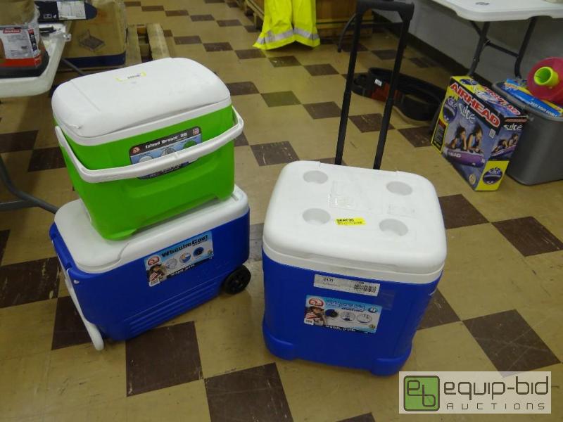 lot 370 image: Lot of 3 various coolers....
