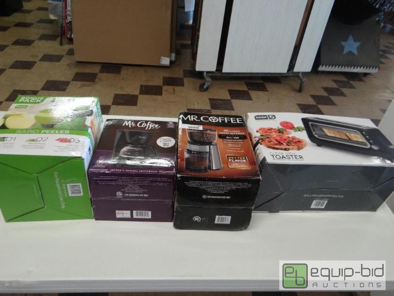 lot 394 image: Lot of small home appliances. Untested....