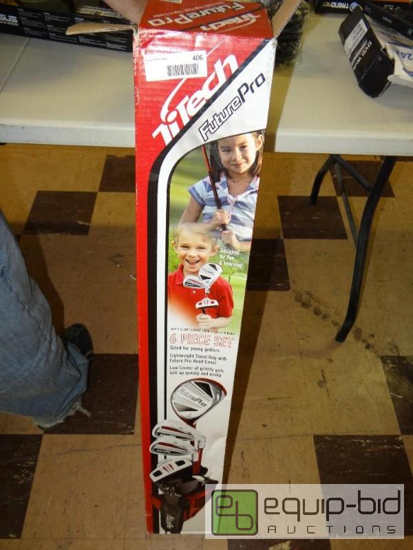 lot 406 image: Future Pro Boys Golf set. 4 clubs and bag....