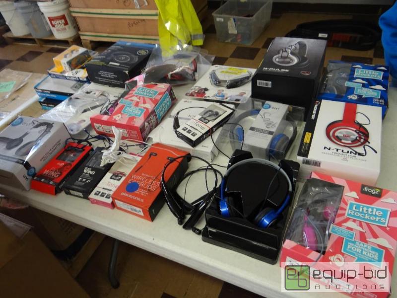 lot 451 image: LARGE lot of 23 headphones.  Untested....