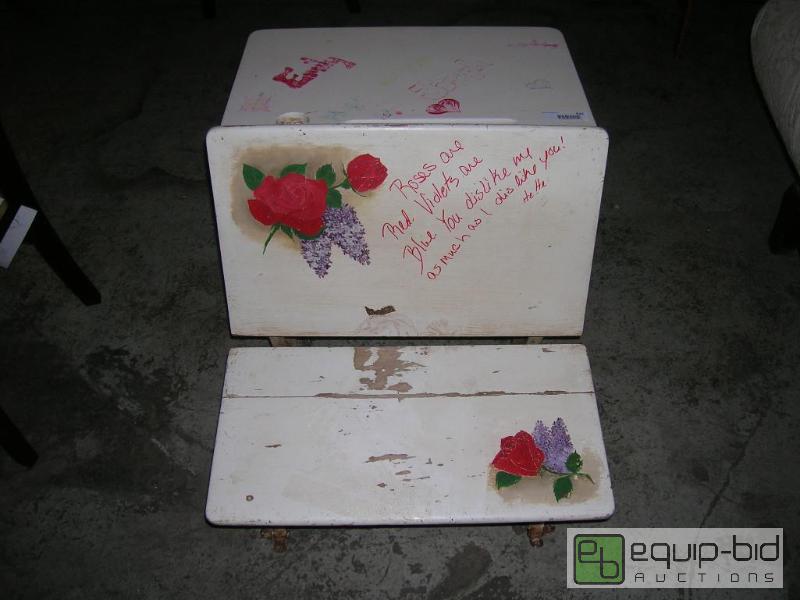 lot 622 image: Antique School Desk w Fold Up Seat Painted