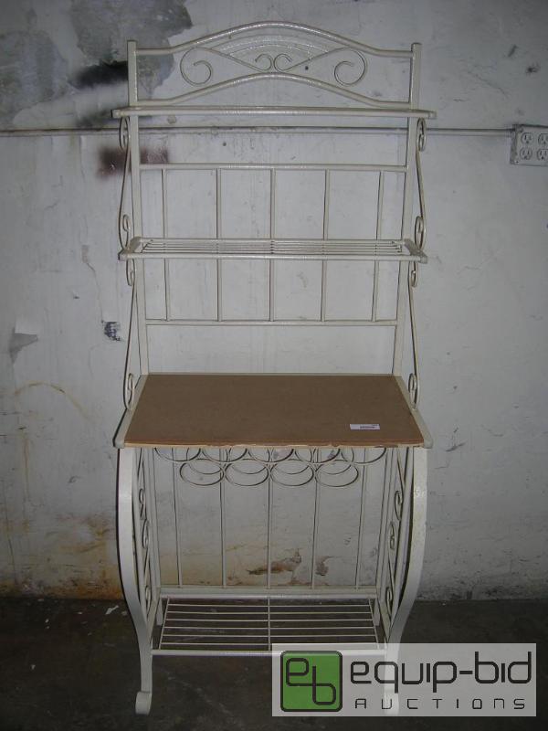 lot 624 image: Metal Bakers Rack w Wine Rack