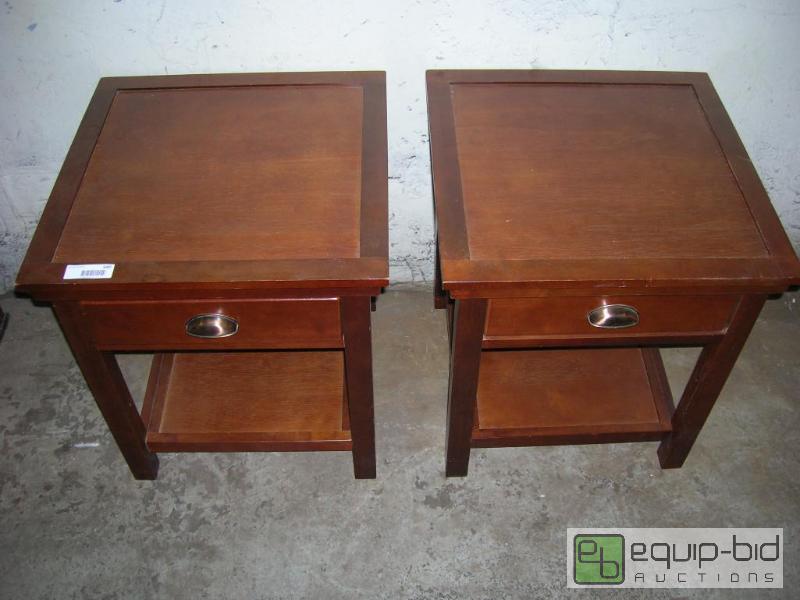lot 640 image: Pair of Wood End Tables (1 drawer each)